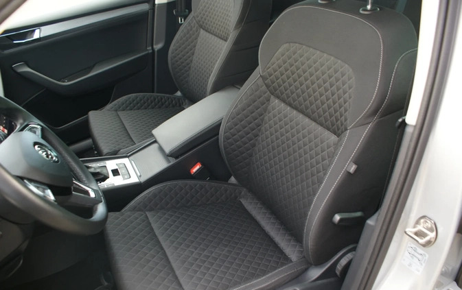 Skoda Superb cena 106900 przebieg: 54499, rok produkcji 2019 z Świerzawa małe 704